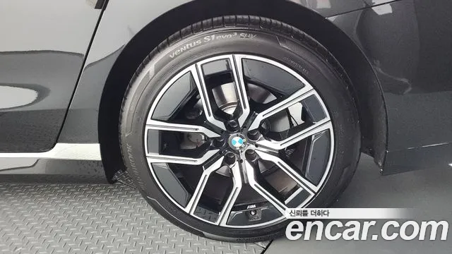 BMW 7-Series 7 серия (G70) 740i sDrive M Sport — Фото автомобиля 21