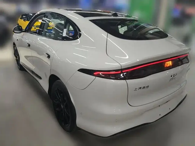 IM Motors LS6 — Фото автомобиля 6