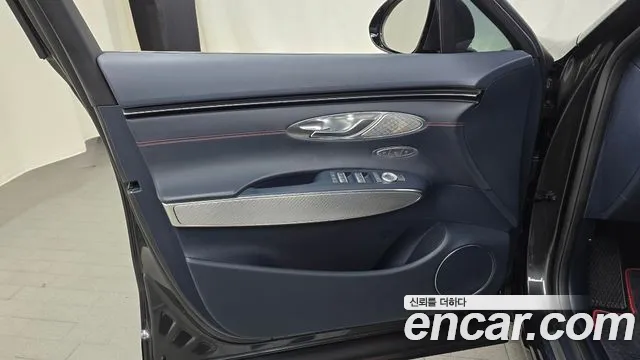 Genesis GV70 — Фото автомобиля 13