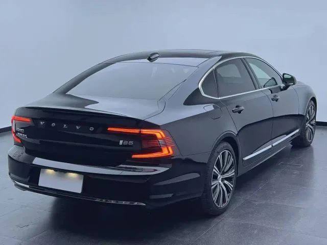 Volvo S90 — Фото автомобиля 6