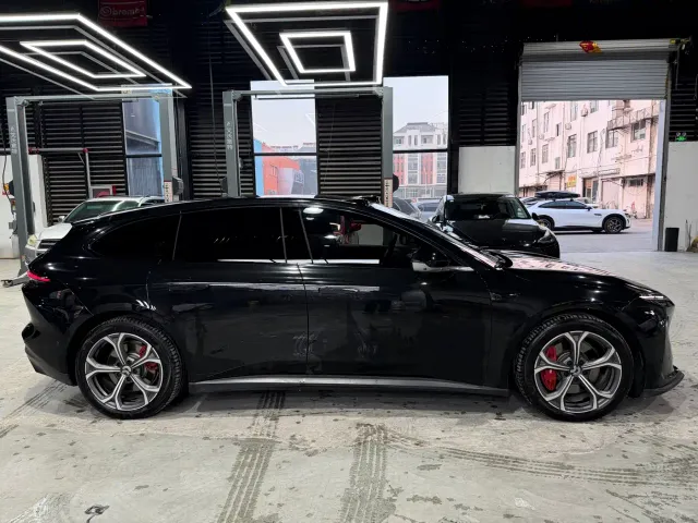 Nio ET5 Touring — Фото автомобиля 6