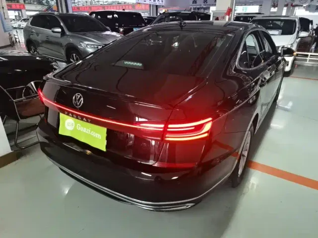 Volkswagen Passat — Фото автомобиля 6