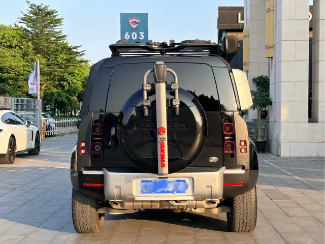 Land Rover Land Rover Defender 2024 110 3.0T P400 Dark Special Edition — Фото автомобиля 4