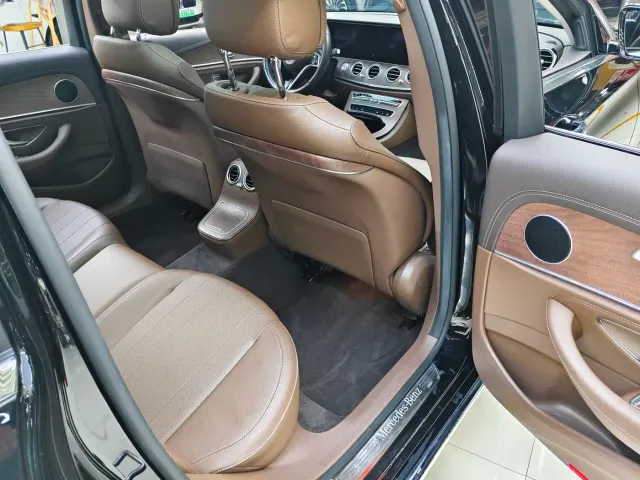 Mercedes-Benz E-Class — Фото автомобиля 8
