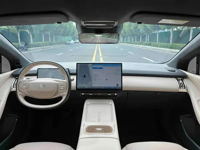 Xpeng P7+ — Фото автомобиля 11