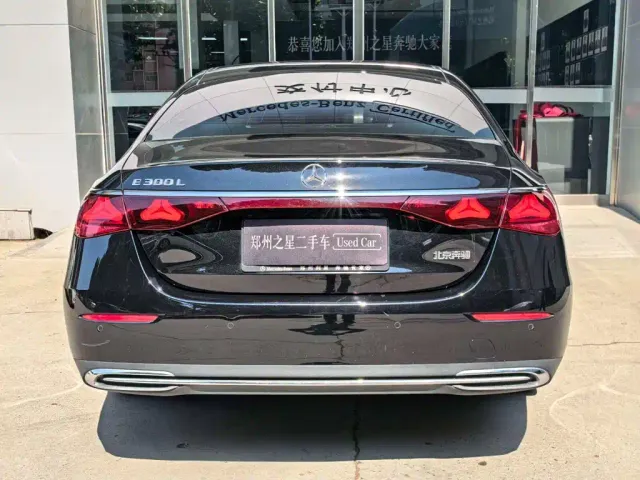 Mercedes-Benz E-Class — Фото автомобиля 9