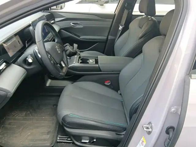 BYD Qin L — Фото автомобиля 14