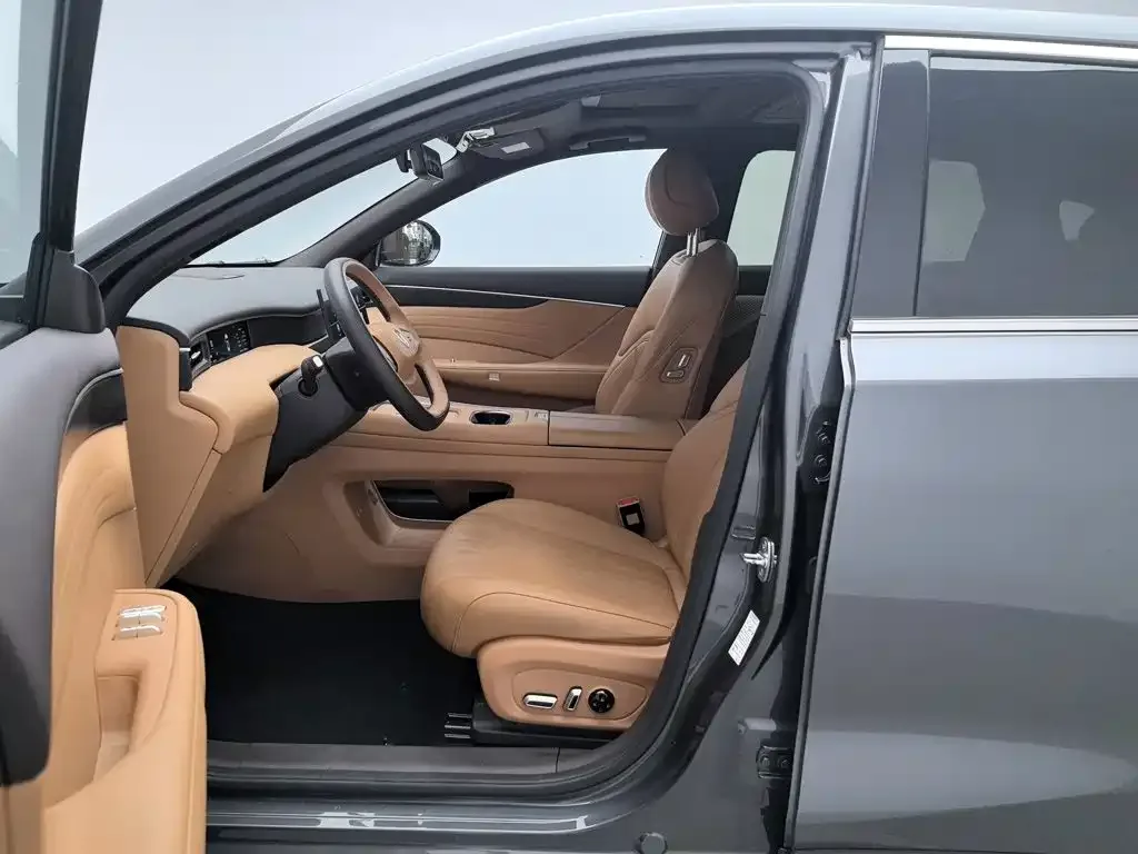 Dongfeng Aeolus Dongfeng Aeolus L8 2025 Plug-in Hybrid — Фото автомобиля 10