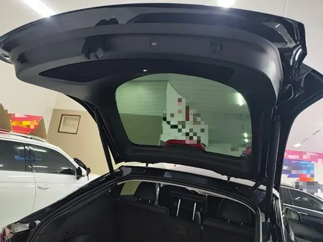 Tesla Model Y — Фото автомобиля 18