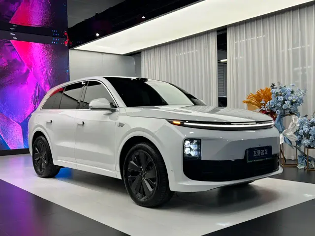 Li Auto L6 — Фото автомобиля 3