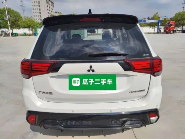 Mitsubishi Outlander — Фото автомобиля 5