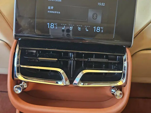 Bentley Flying Spur — Фото автомобиля 6