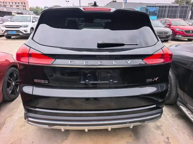 Geely Boyue — Фото автомобиля 5