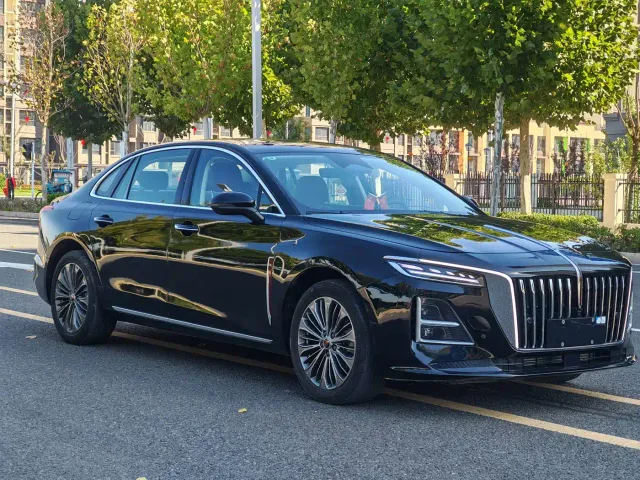 Hongqi H5 — Фото автомобиля 3