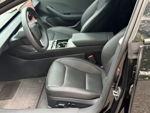 Tesla Model 3 — Фото автомобиля 7