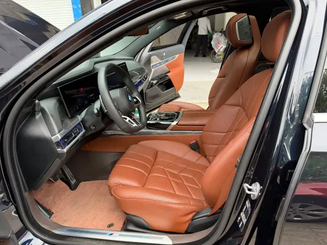 BMW 7 Series — Фото автомобиля 5