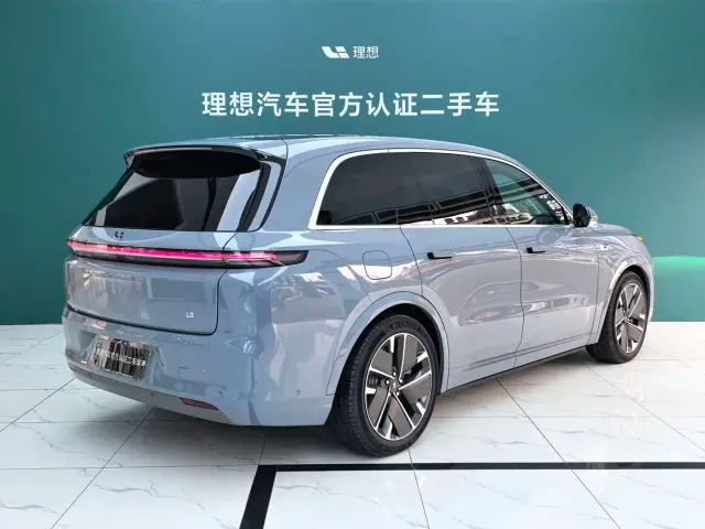 Li Auto L8 — Фото автомобиля 17