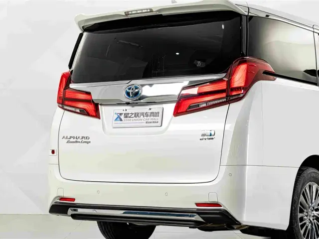 Toyota Alphard — Фото автомобиля 7
