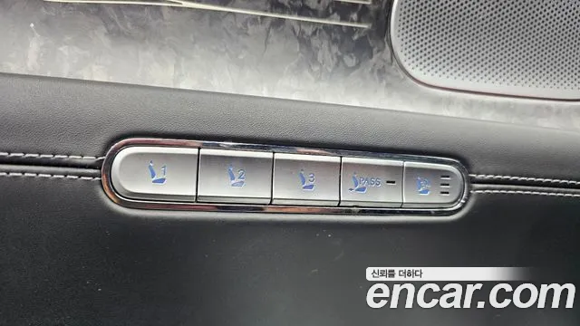 Genesis G90 Бензин 3.5 турбо AWD — Фото автомобиля 28