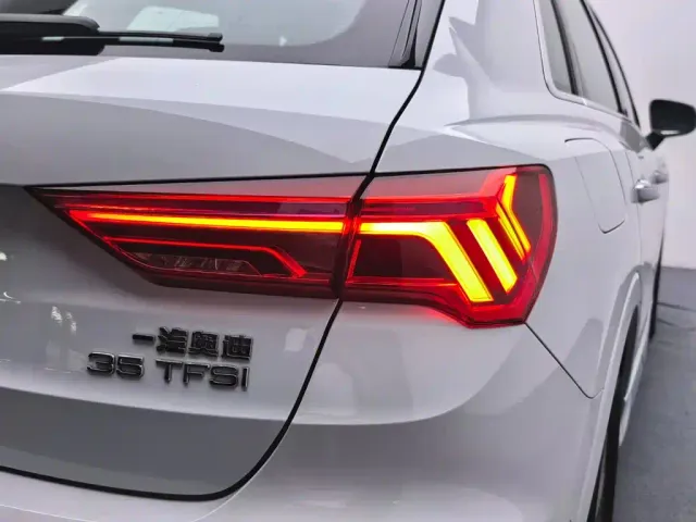 Audi Q3 — Фото автомобиля 21
