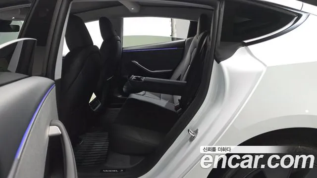 Tesla Model 3 — Фото автомобиля 18