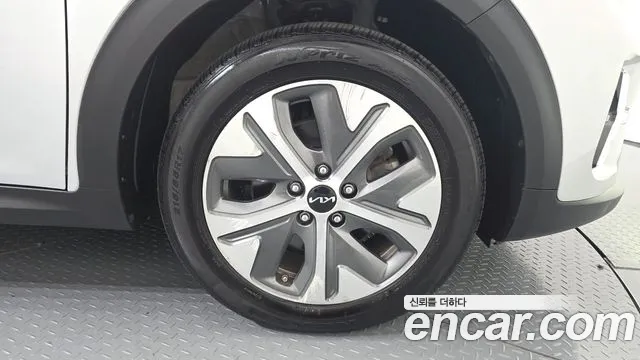 Kia Niro Niro Plus Air — Фото автомобиля 4