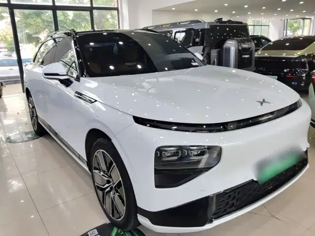 Xpeng G9 — Фото автомобиля 3