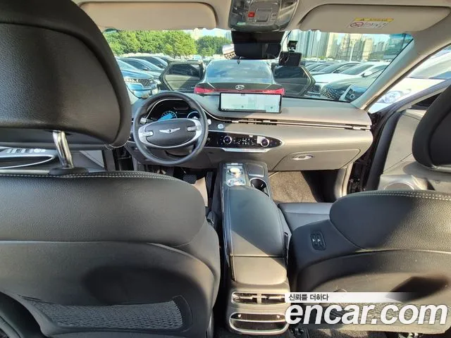 Genesis GV70 — Фото автомобиля 9