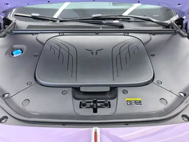 Hongqi Tian Gong 08 — Фото автомобиля 10