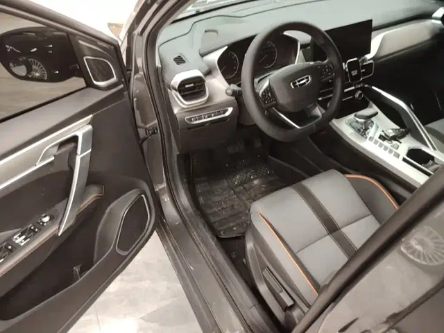 Geely Binyue — Фото автомобиля 15