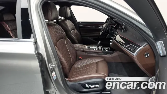 BMW 7 Series — Фото автомобиля 16