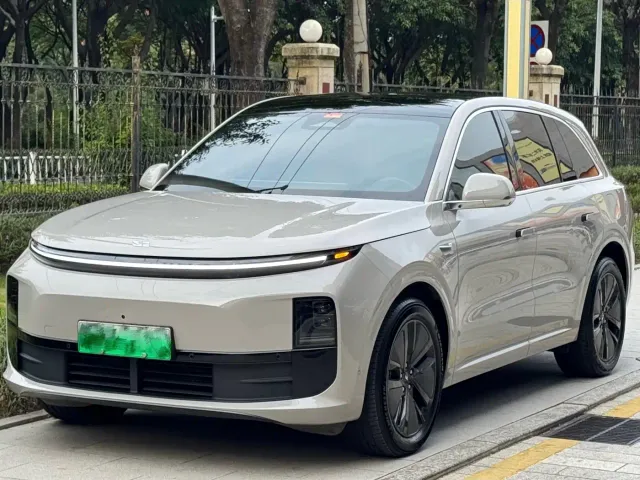 Фотография автомобиля — Li Auto L6