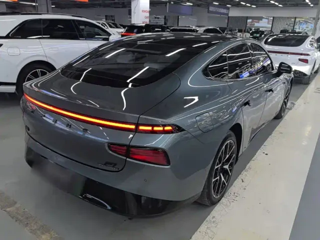 Xpeng P7 — Фото автомобиля 6