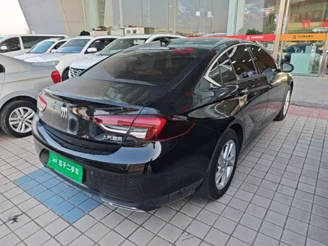 Buick Regal — Фото автомобиля 6