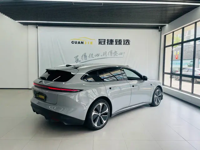 Nio ET5 Touring — Фото автомобиля 16