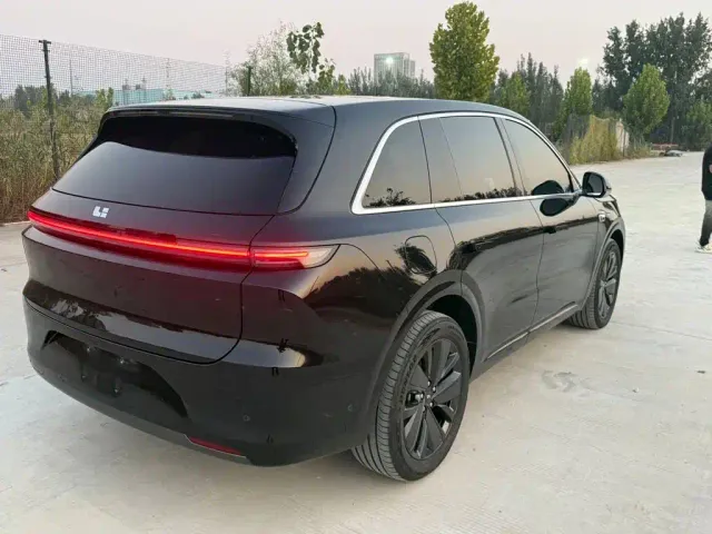 Li Auto L6 — Фото автомобиля 7