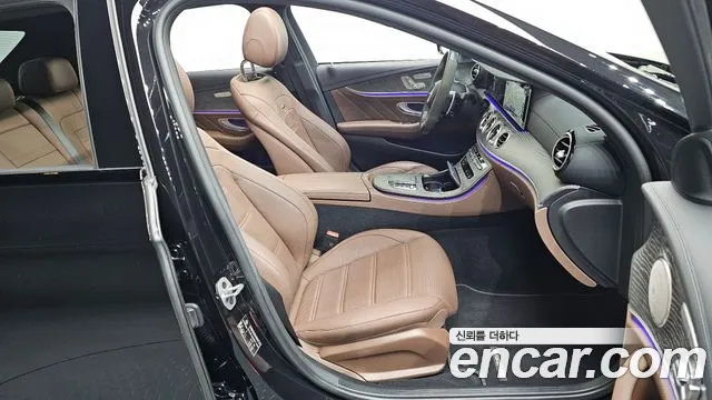 Mercedes-Benz E-Class — Фото автомобиля 23
