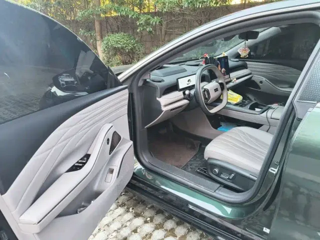 Geely Galaxy Xingyao 8 — Фото автомобиля 17