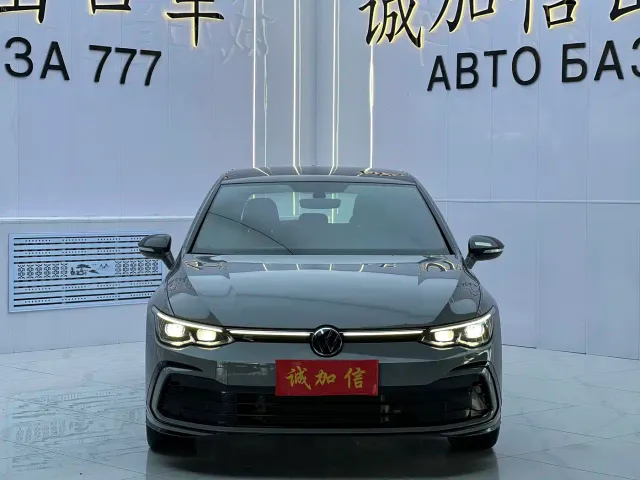 Volkswagen Golf — Фото автомобиля 2