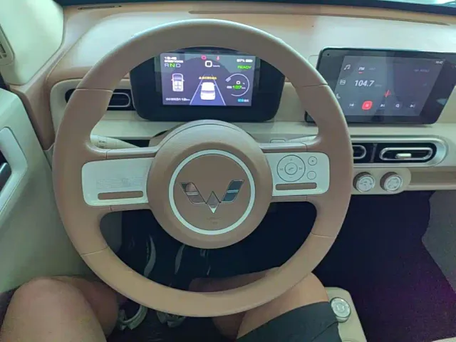 Wuling Hongguang Mini EV — Фото автомобиля 10