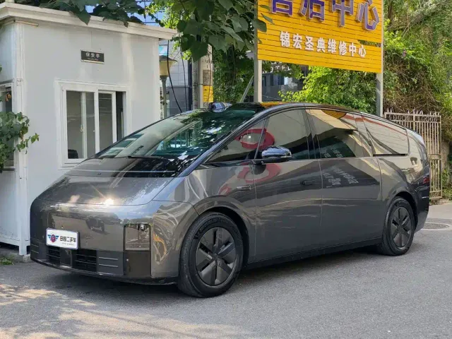 Фотография автомобиля — Li Auto MEGA
