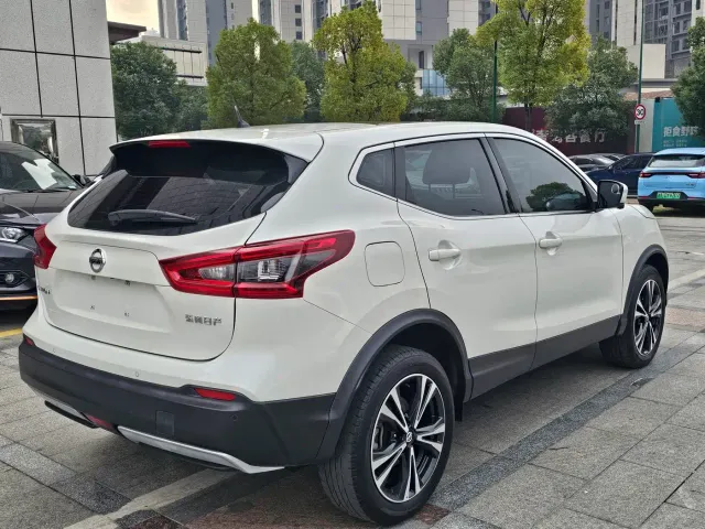 Nissan Qashqai — Фото автомобиля 10