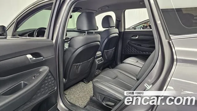 Hyundai Santa Fe — Фото автомобиля 18