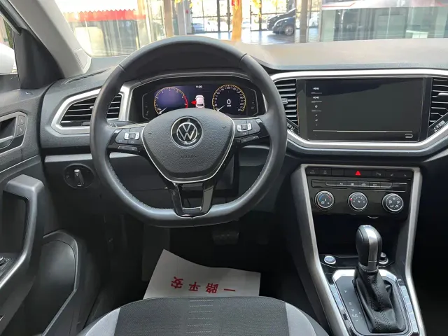 Volkswagen T-Roc — Фото автомобиля 10