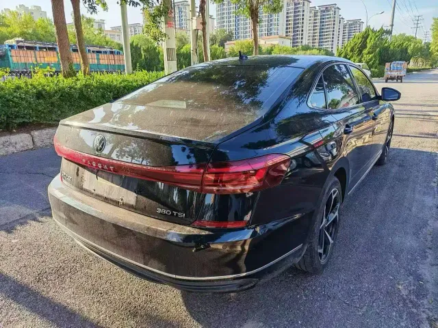 Volkswagen Passat — Фото автомобиля 7