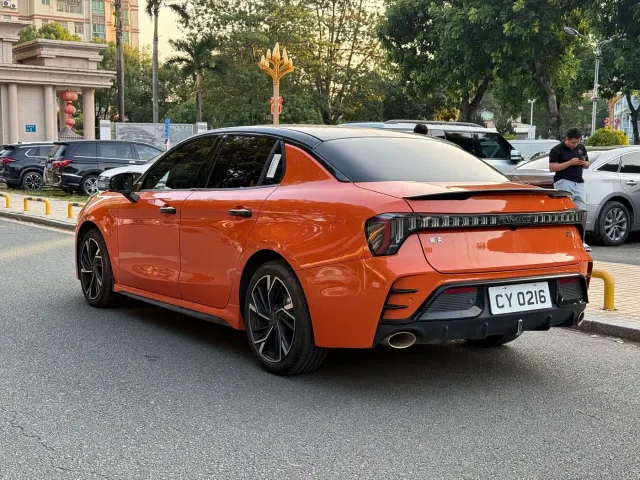 Lynk & Co 03 — Фото автомобиля 9