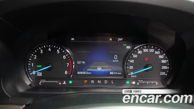 Ford Explorer — Фото автомобиля 8