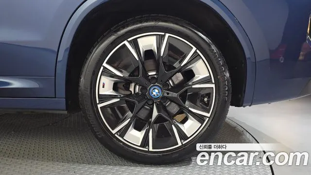 BMW iX3 G08 (2020–2024) — Фото автомобиля 6