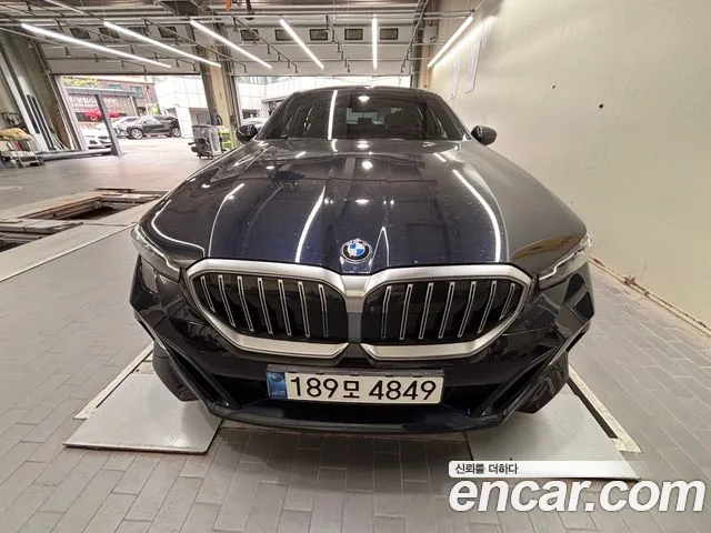 Фотография автомобиля — BMW 5 Series G60