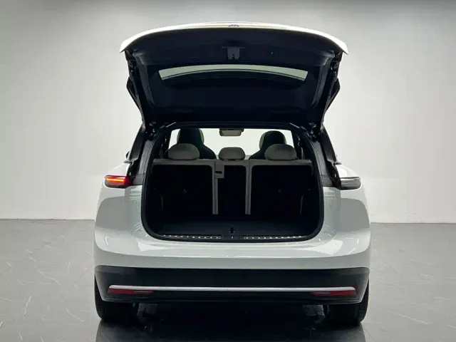 Nio ES6 — Фото автомобиля 11